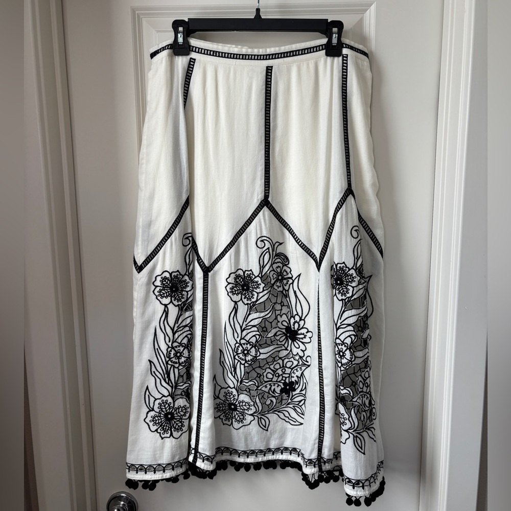 Anthropologie Akemi + Kin Pommed Floral Skirt, White & Black, Size 14